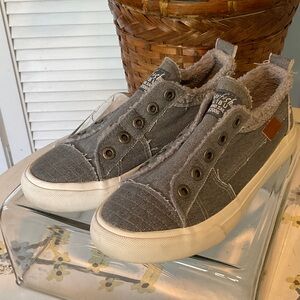 Blowfish Malibu Gray Canvas Sherpa-Lined Slip-On Sneakers Size 8